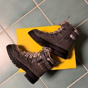 New in Box Grey Winter Boots size 7.5 Circus  by Sam Edelman